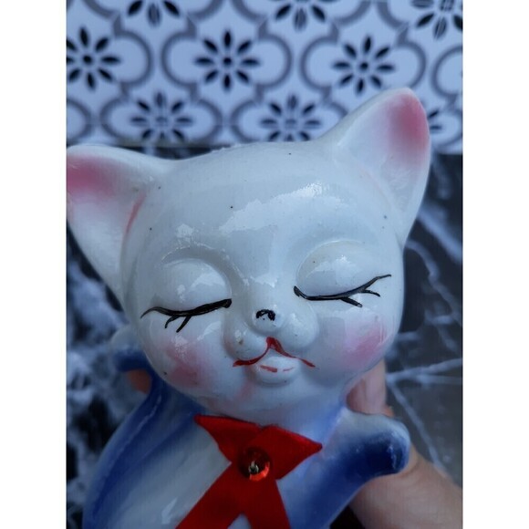 Vintage ceramic kitty with red bow tie - Picture 3 of 3